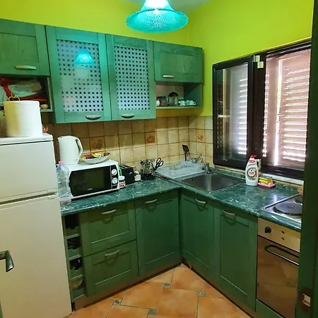 23 Qerret Villa Golem (Tirana)