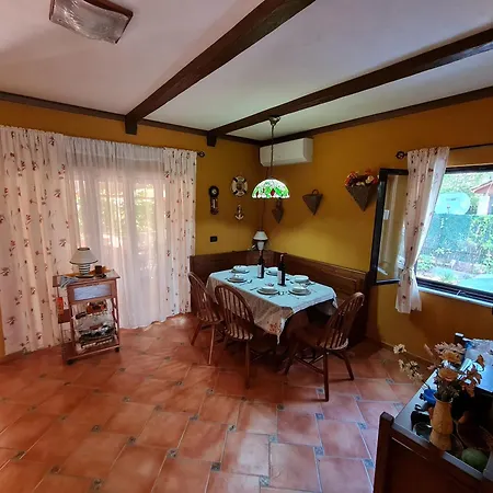 Villa 23 Qerret Golem (Tirana)