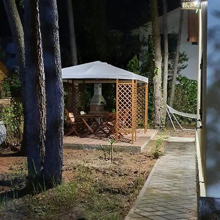23 Qerret * Golem (Tirana)